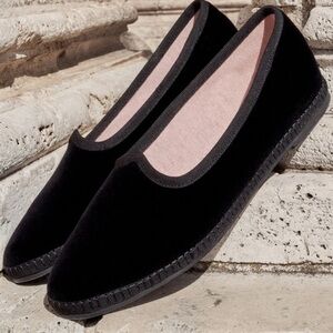 Stylish Black Velvet Slip-On Flats EU 37.5